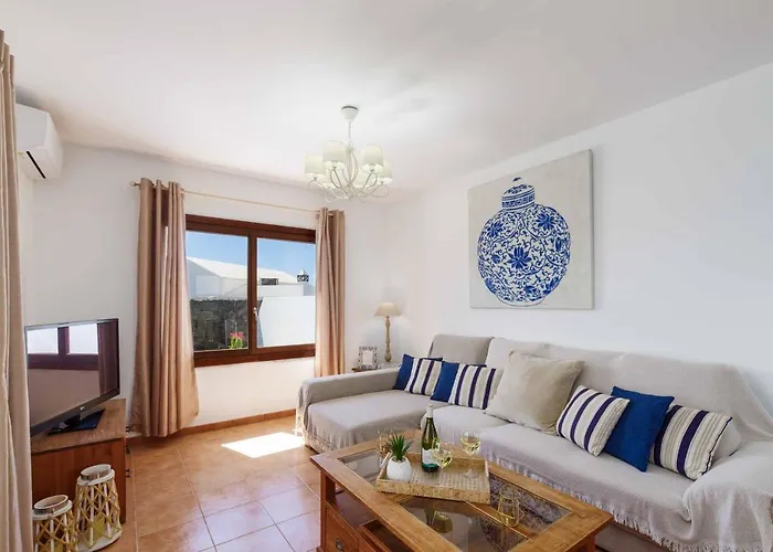 Rioja Villa Playa Blanca